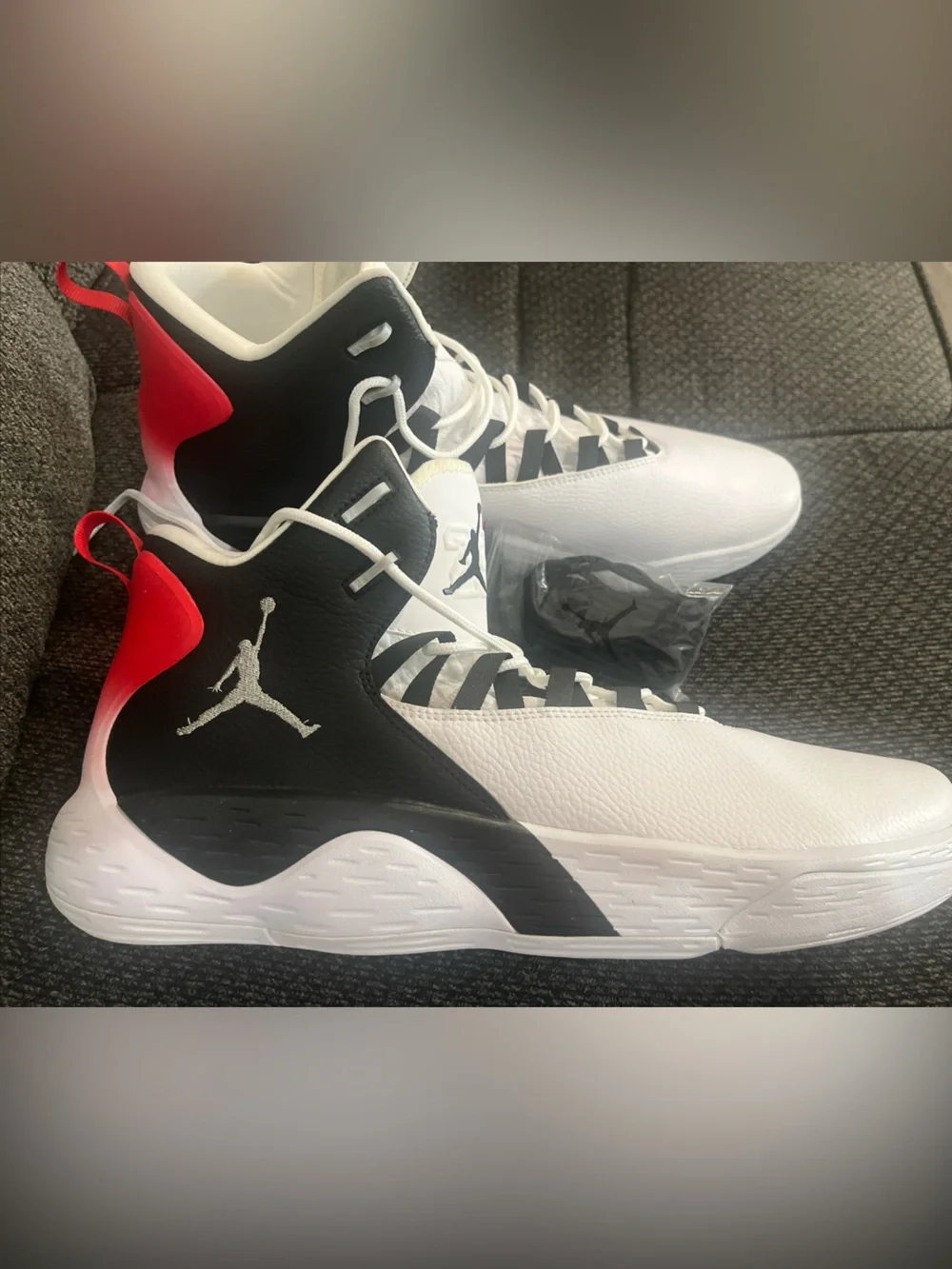 Jordan Super.Fly MVP 2018 White/Silver Black Red Sneakers Sz 17 Read